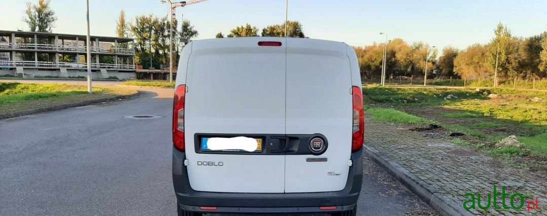 2015' Fiat Doblo photo #4