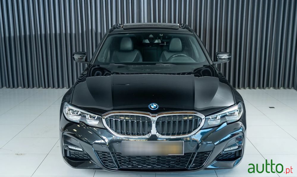 2022' BMW Série 3 E Pack M Auto photo #2