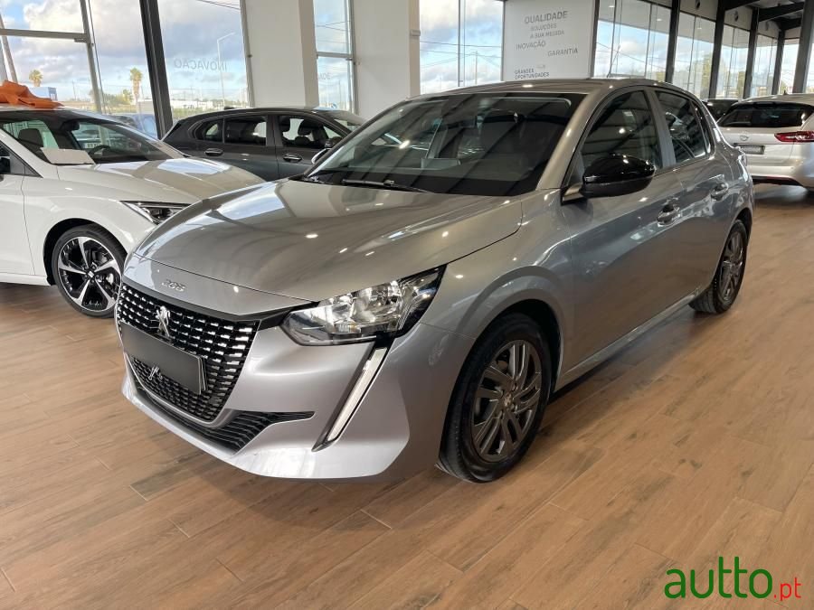 2022' Peugeot 208 photo #1