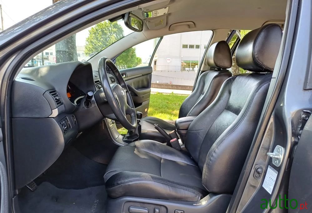 2008' Toyota Avensis Sw photo #6