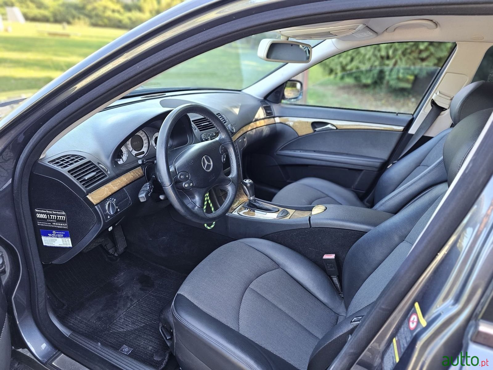 2009' Mercedes-Benz E-220 photo #5