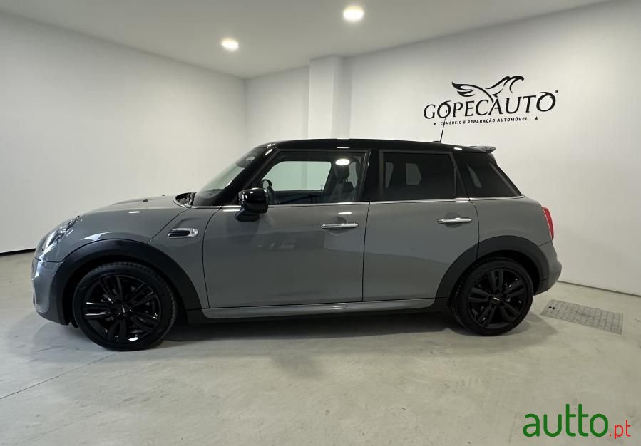 2020' MINI Cooper photo #3
