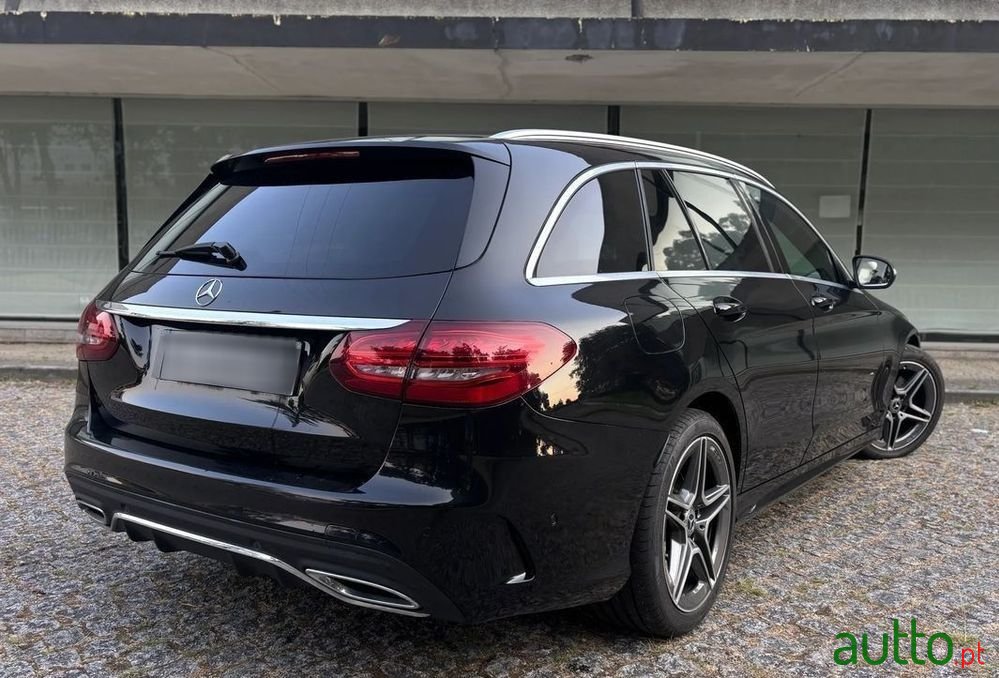 2018' Mercedes-Benz Classe C photo #5