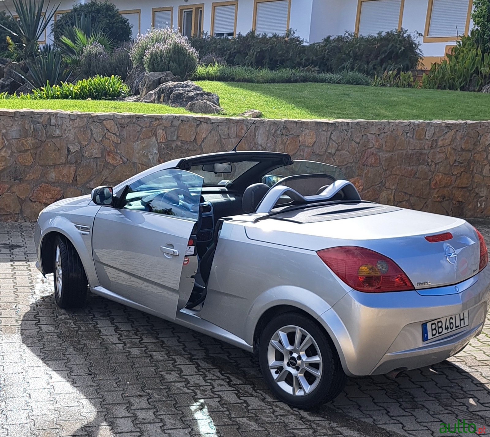 2007' Opel Tigra 1.4L photo #1