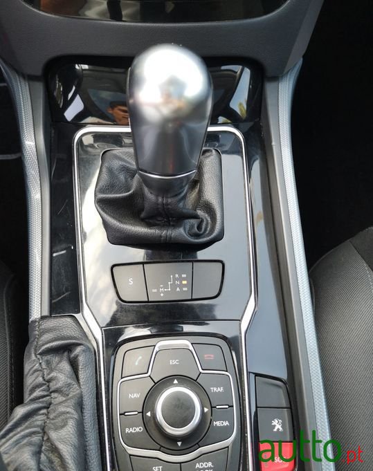 2011' Peugeot 508 Sw photo #2