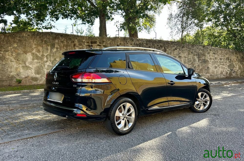 2016' Renault Clio Sport Tourer photo #3
