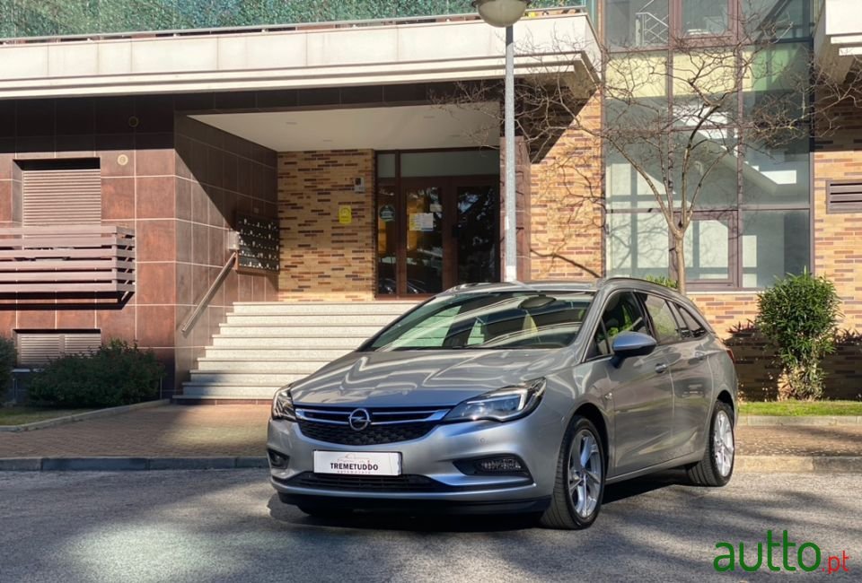 2019' Opel Astra Sports Tourer photo #2