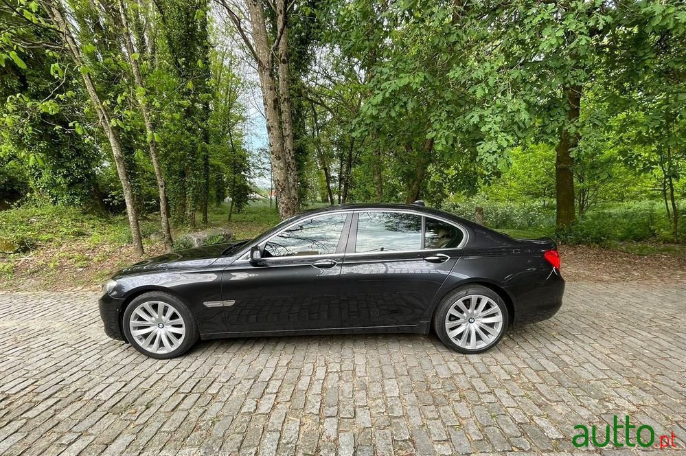2011' BMW Série 7 D photo #4