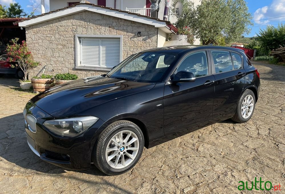 2012' BMW Série 1 Da Line Sport photo #1