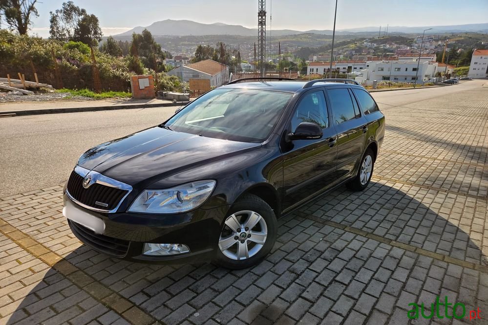 2012' Skoda Octavia Break photo #5