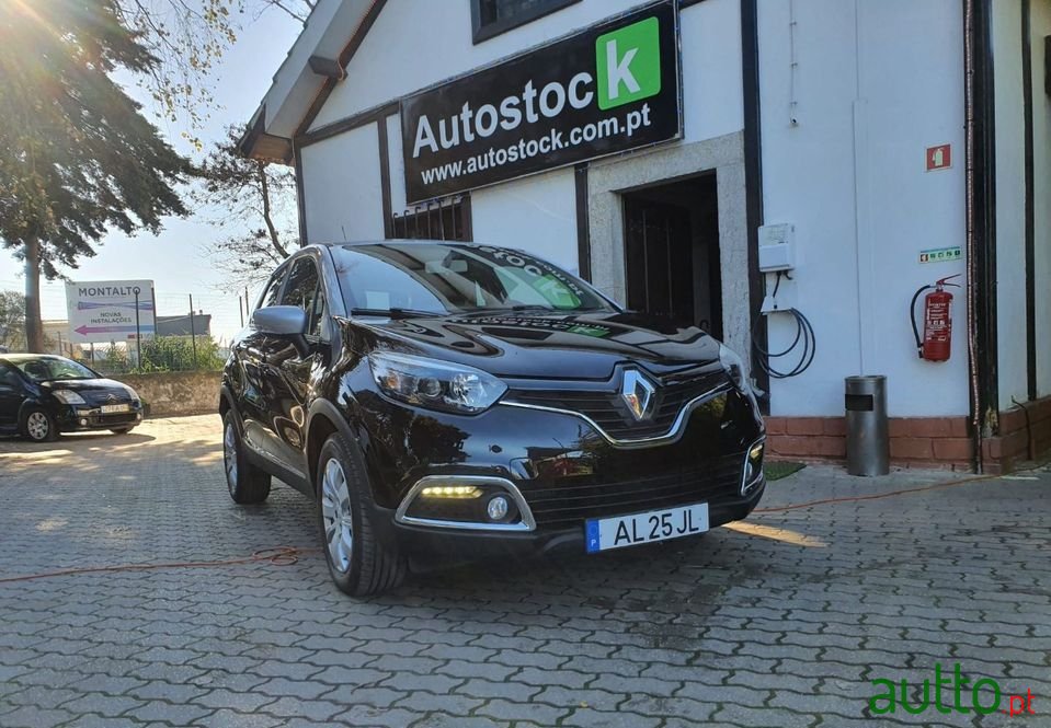 2016' Renault Captur photo #1