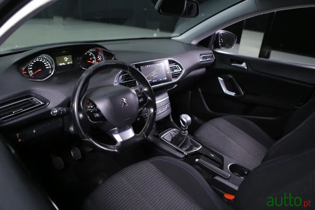 2019' Peugeot 308 Sw photo #6