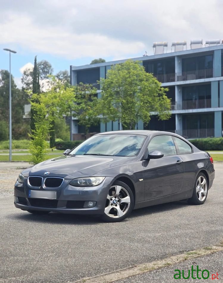 2008' BMW 320 D photo #1