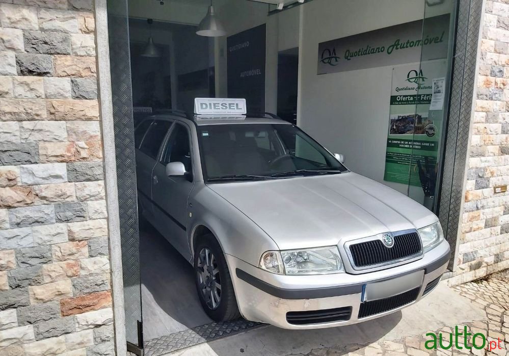2001' Skoda Octavia Break photo #1