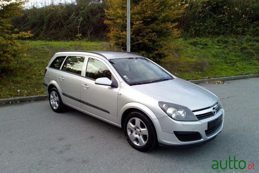 2006' Opel Astra Caravan photo #1