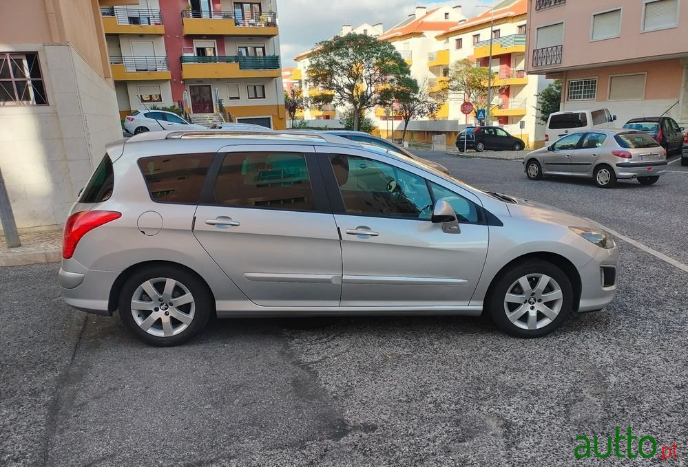 2013' Peugeot 308 Sw photo #5
