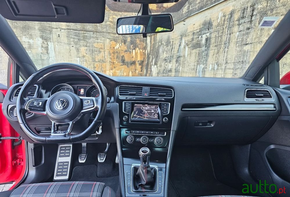 2014' Volkswagen Golf 2.0 Tsi Gti photo #6