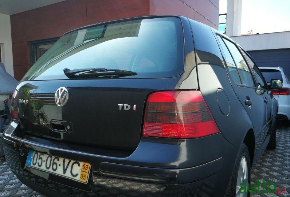 2003' Volkswagen Golf 1.9Tdi Highline photo #3