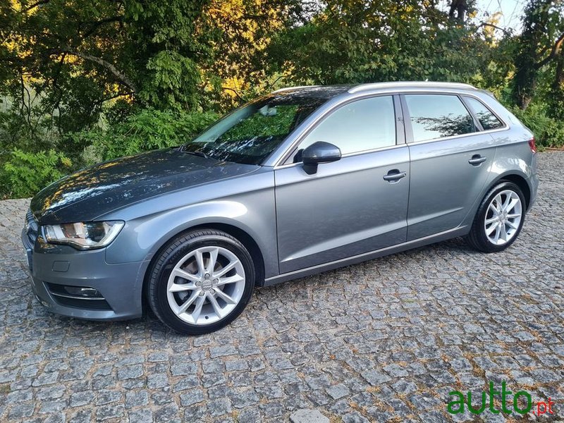 2015' Audi A3 Sportback photo #3