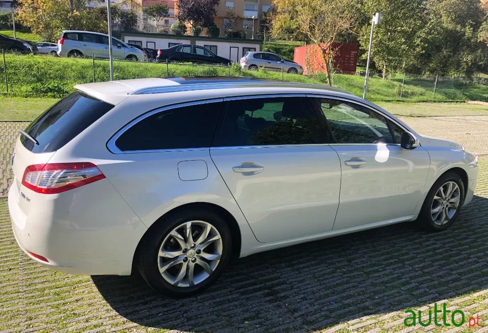 2011' Peugeot 508 Sw photo #3