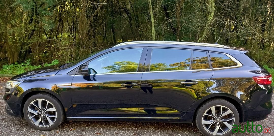 2017' Renault Megane Sport Tourer photo #6