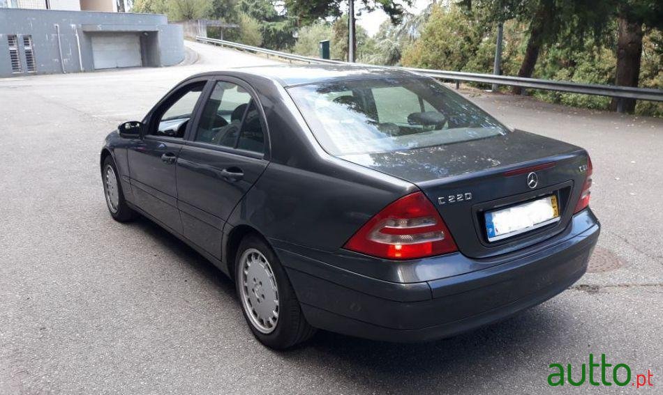 2001' Mercedes-Benz C-220 photo #3