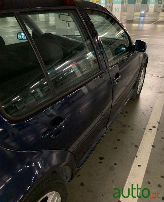 2001' Volkswagen Golf photo #1