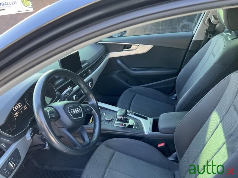 2017' Audi A4 Avant photo #4