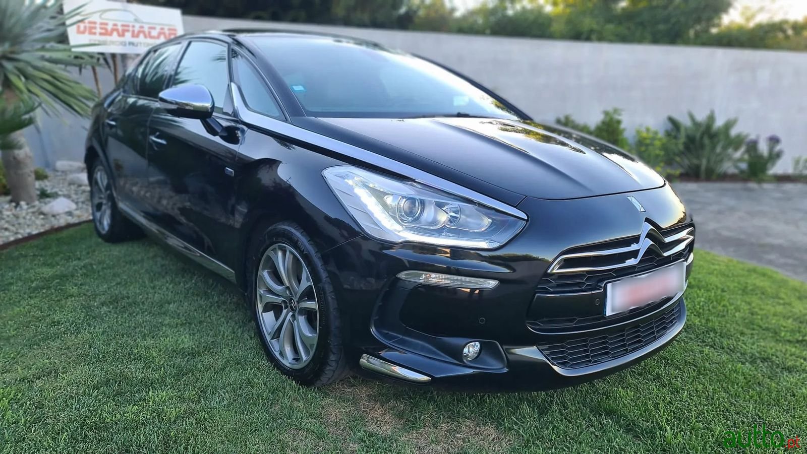 2013' Citroen DS5 photo #2