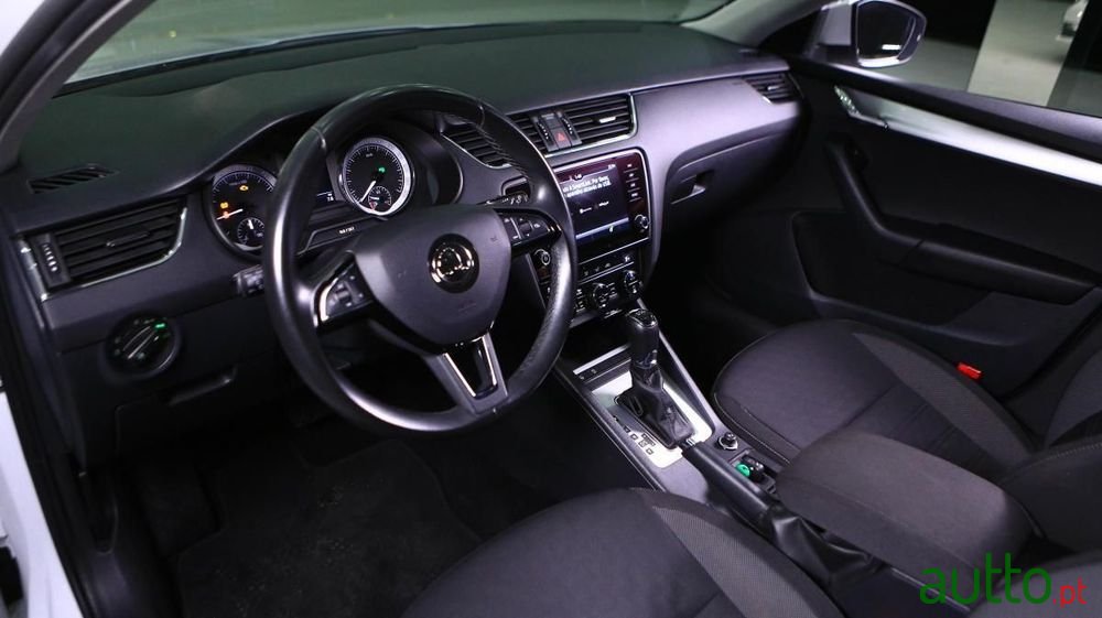 2020' Skoda Octavia Break photo #6