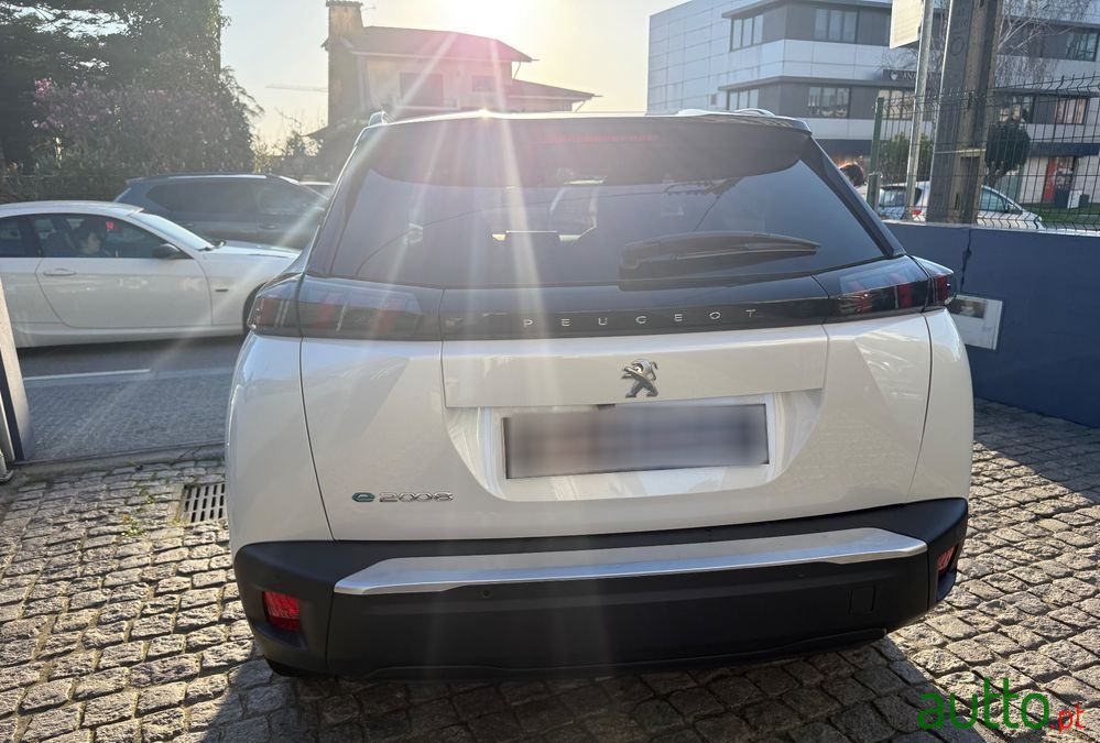 2023' Peugeot e-2008 50 Kwh Allure Pack photo #5