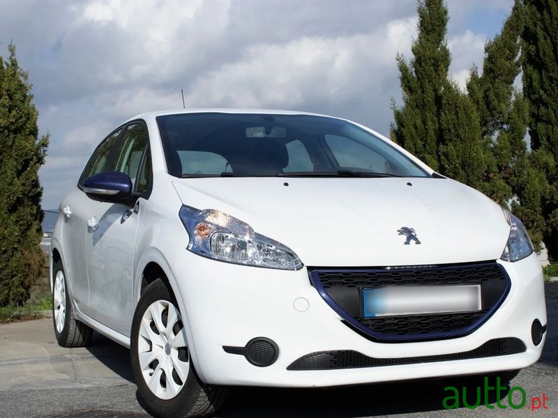 2015' Peugeot 208 photo #3