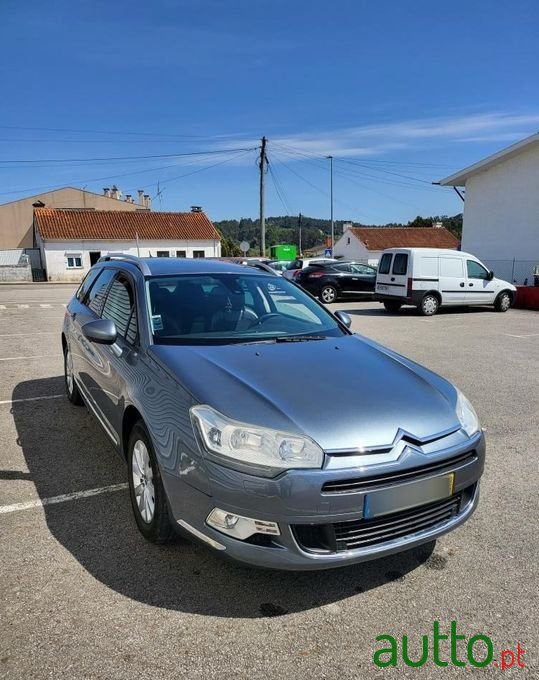 2012' Citroen C5 Tourer photo #2