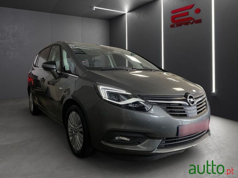 2019' Opel Zafira photo #2