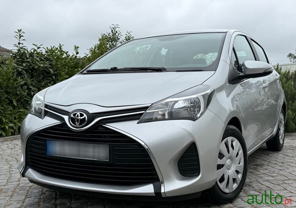 2017' Toyota Yaris photo #1