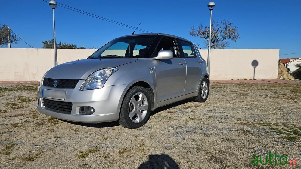 2007' Suzuki Swift 1.3 Ddis Glx photo #3