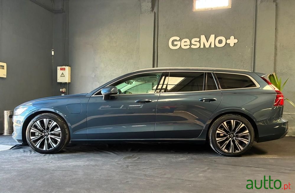 2023' Volvo V60 photo #4