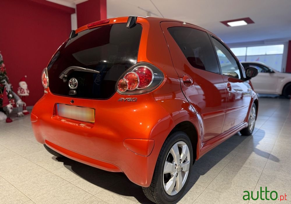 2012' Toyota Aygo photo #6