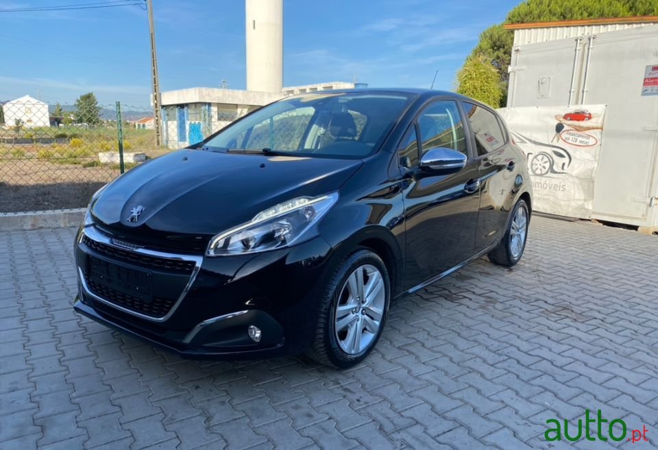 2019' Peugeot 208 photo #1