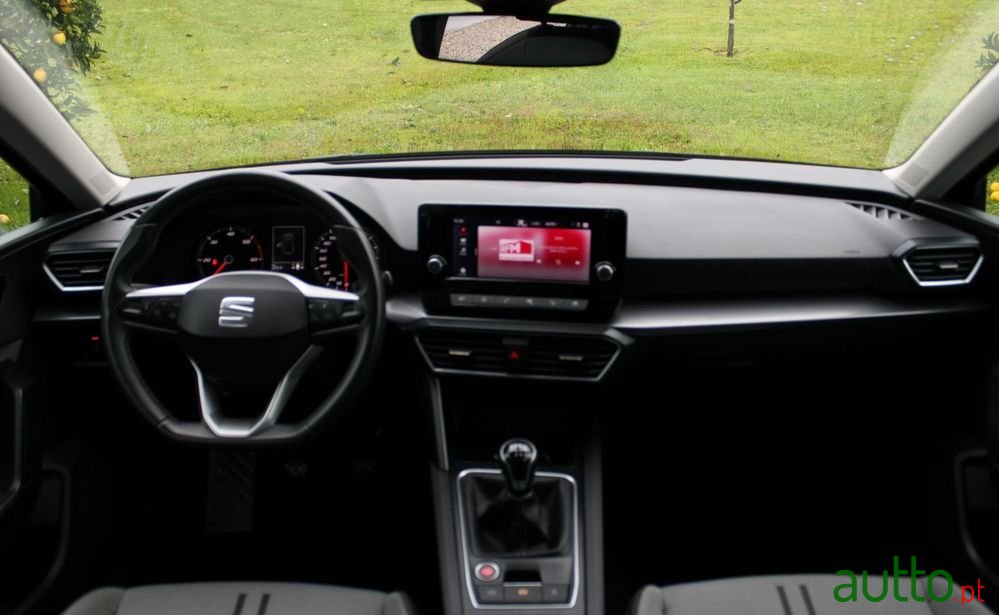 2021' SEAT Leon 2.0 Tdi Style photo #2