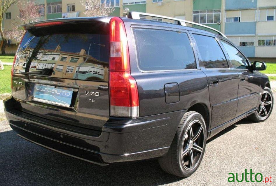 2003' Volvo V70 T5 photo #2
