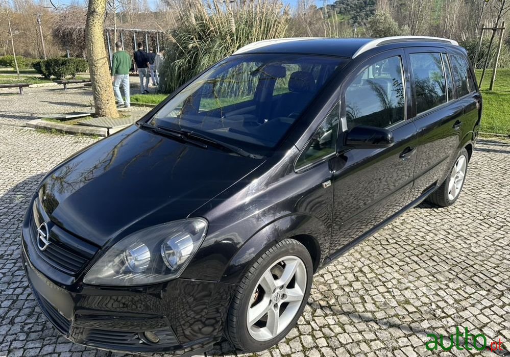 2007' Opel Zafira photo #5