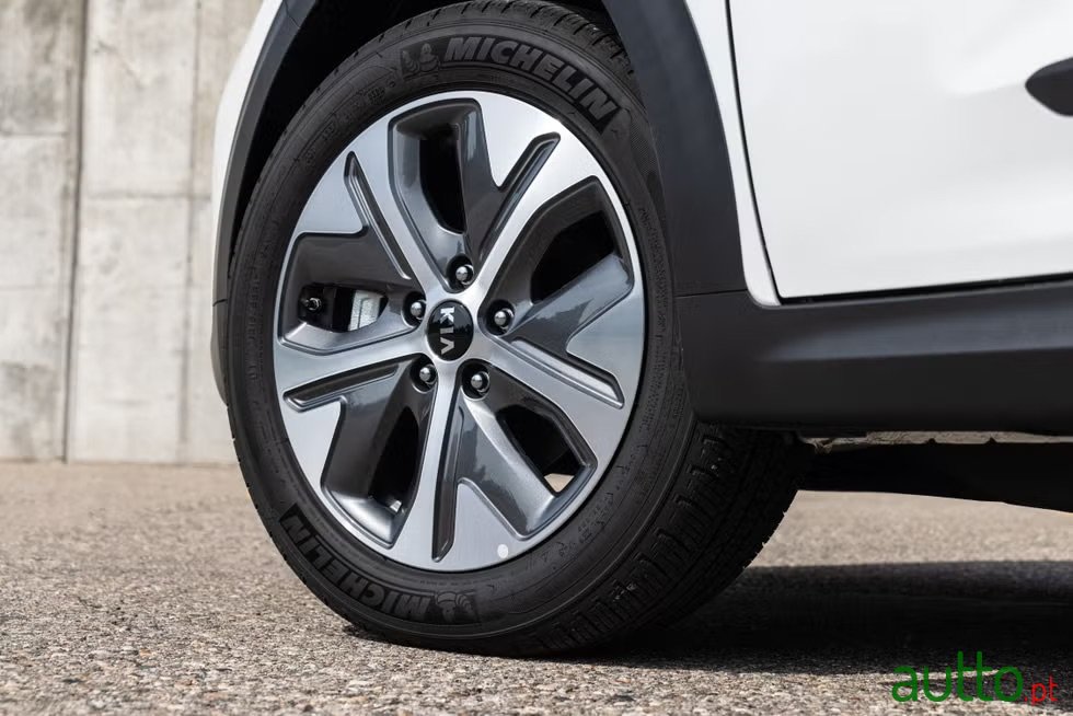 2021' Kia Niro photo #2