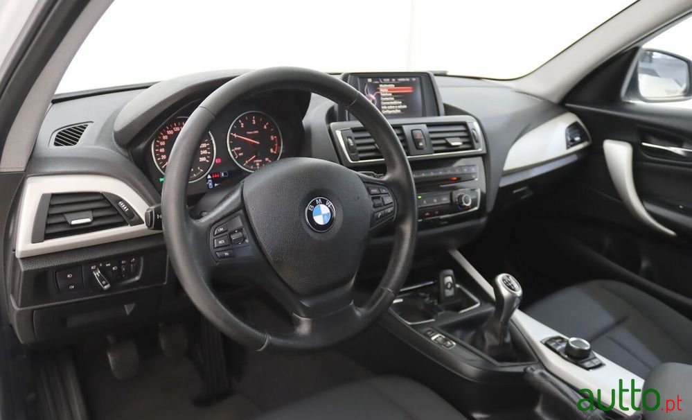 2015' BMW 116 D Efficientdynamics photo #3