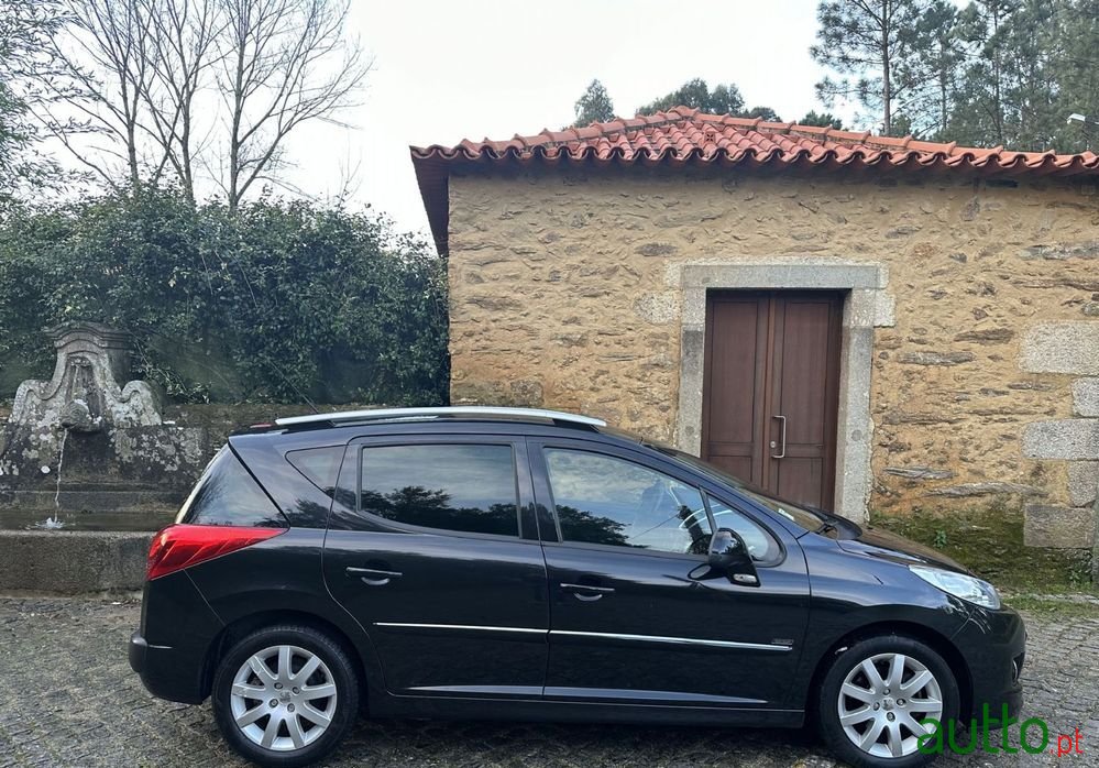 2011' Peugeot 207 Sw photo #5