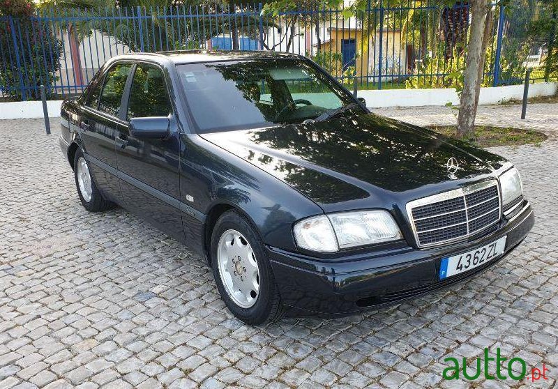 1996' Mercedes-Benz 220 photo #1