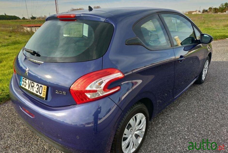 2014' Peugeot 208 1.0 Vti photo #2