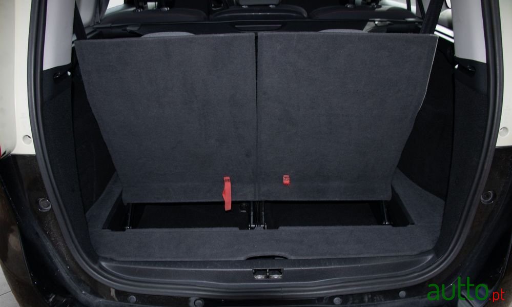 2013' Renault Grand Scenic photo #6