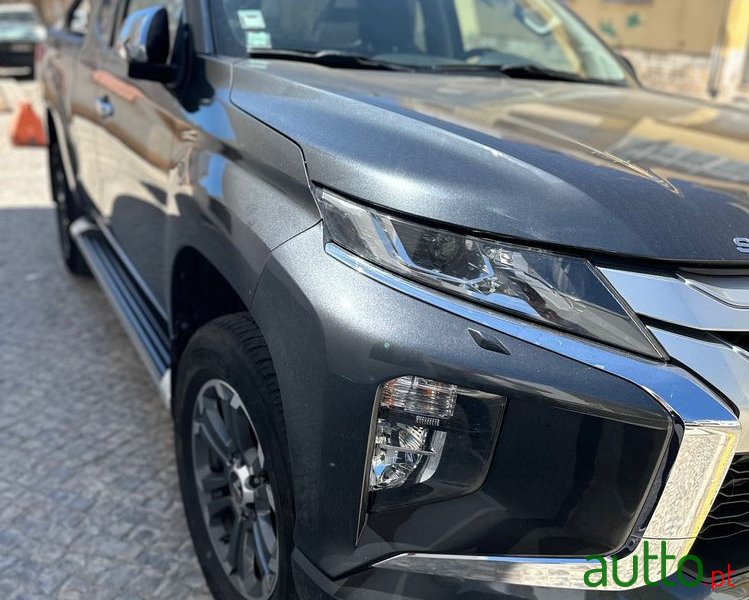 2020' Mitsubishi L200 photo #6