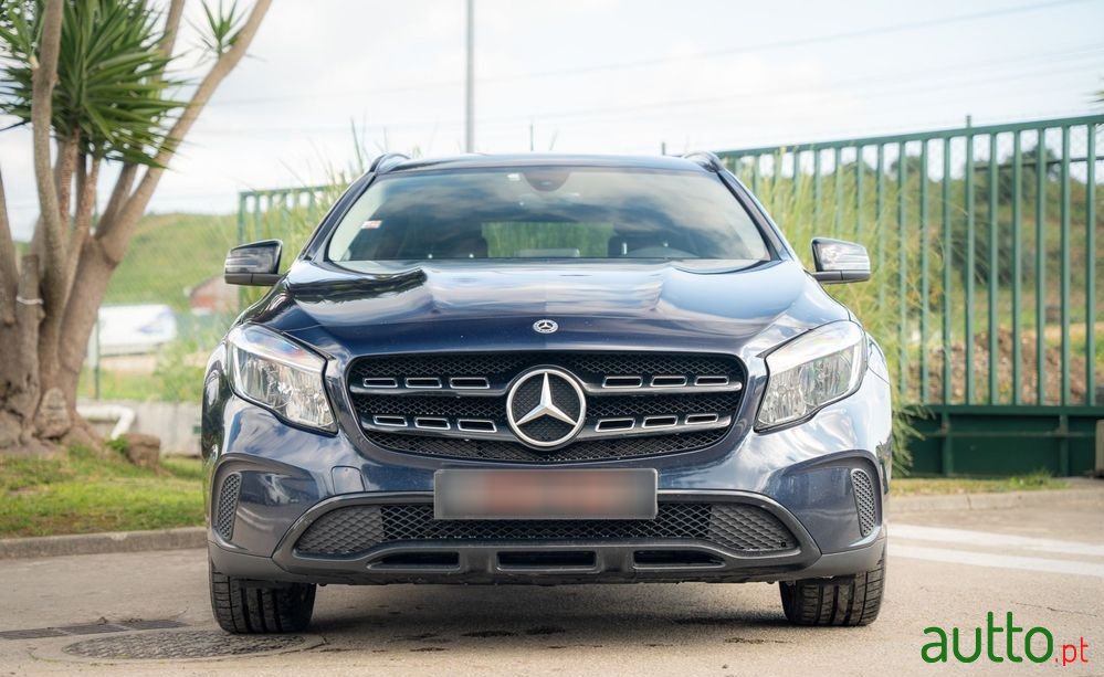2018' Mercedes-Benz Classe Gla D Style photo #3